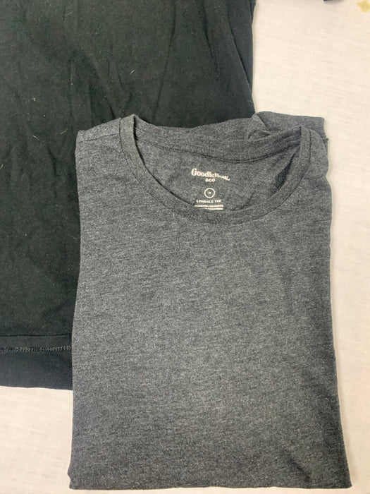Bundle Men's T-Shirts Size Medium