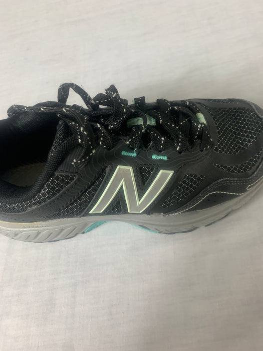 NB Boys Shoes Size 5.5