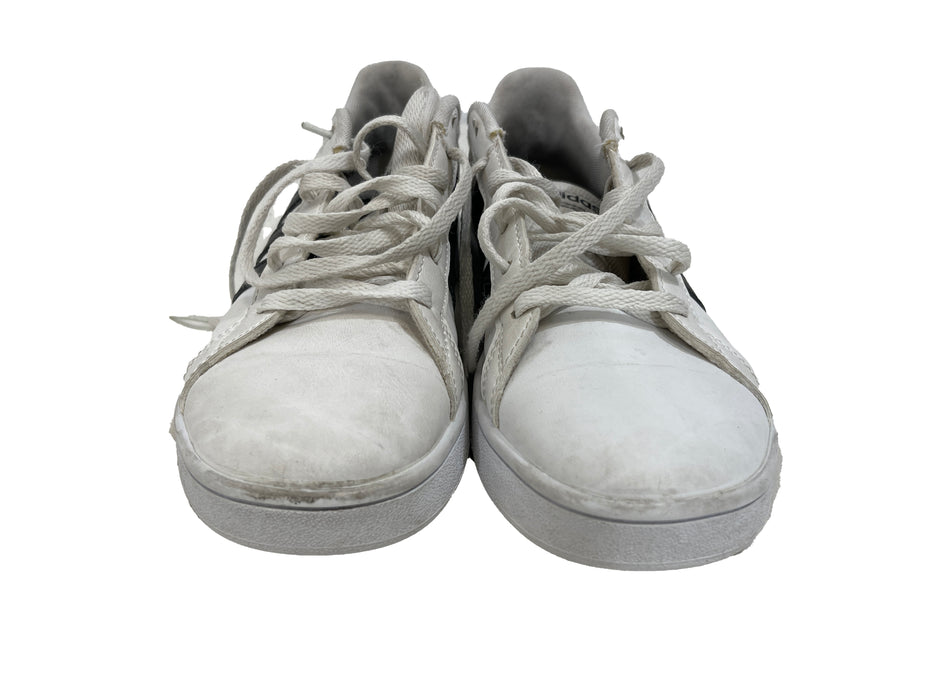 Adidas Boys Athletic Shoes Size 5
