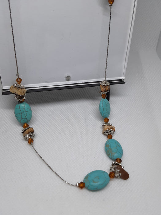 Silvertone turquoise stone necklace
