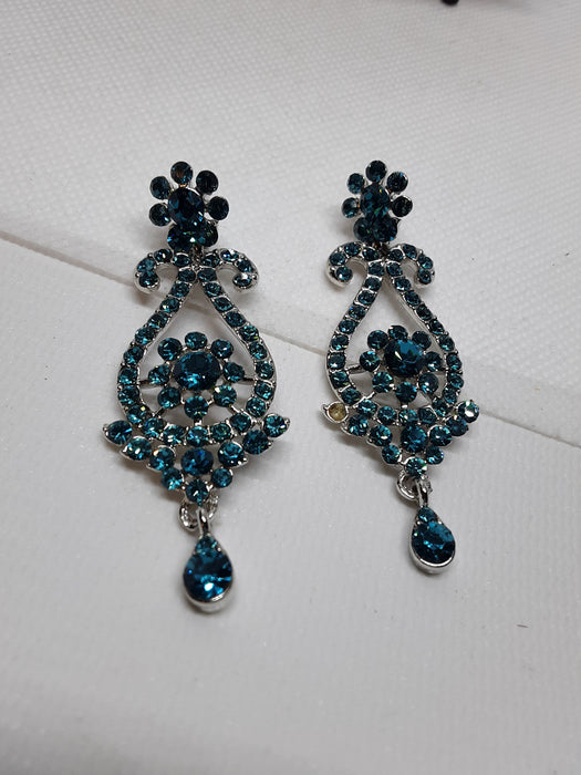 Blue rhinestone silvertone necklace and earring set