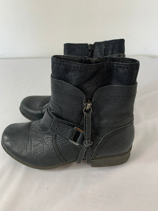Clarks Boots Size 5