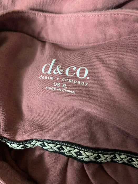 D & Co Shirt Size XL