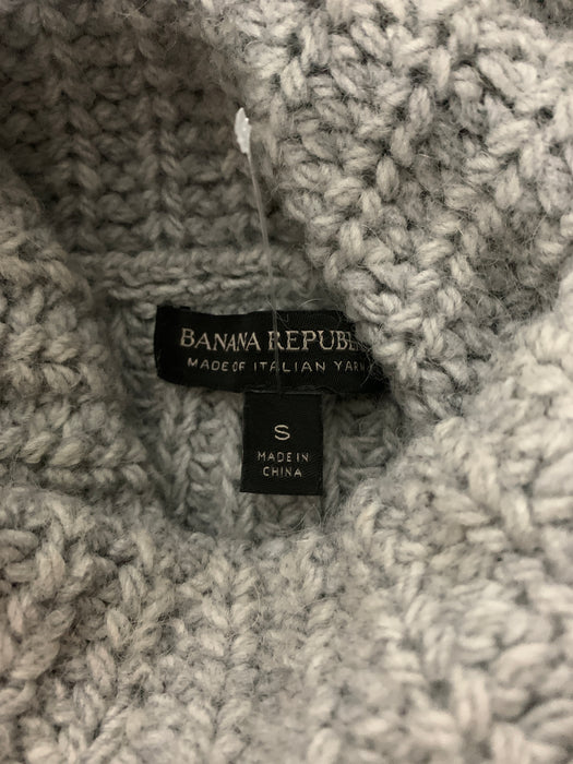 Banana Republic Sweater Size Small