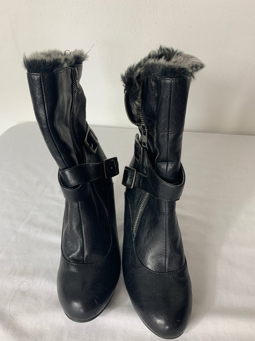 Warm Soft Boots Size 9