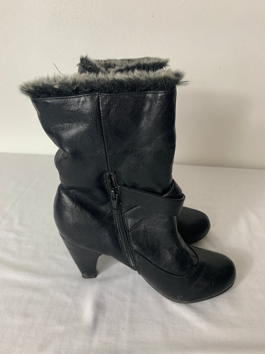 Warm Soft Boots Size 9