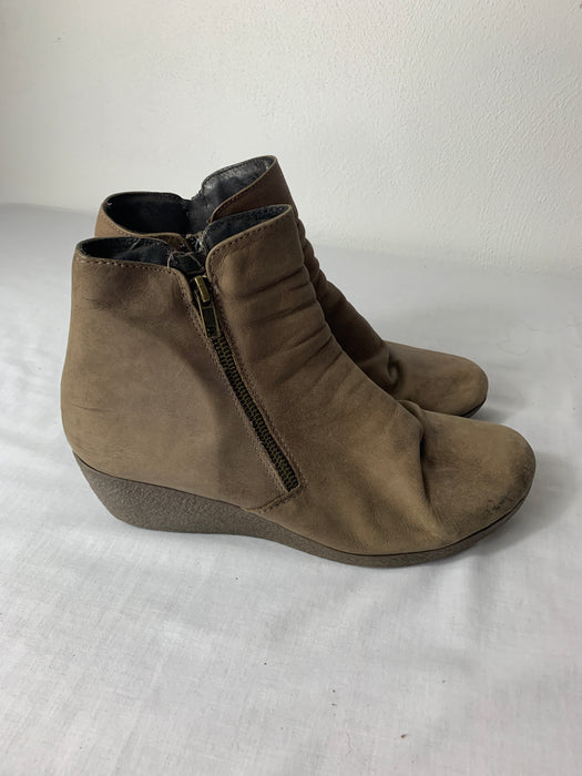 Stylish Ankle Boots Size 8.5