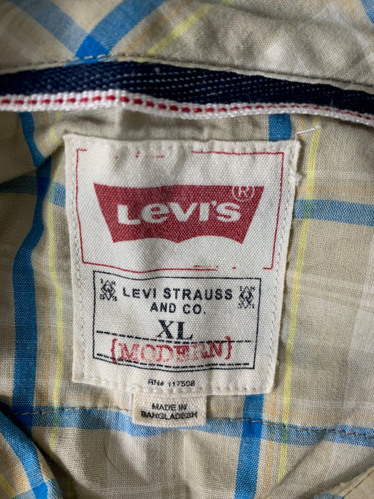 Levi's Men shirt size XL