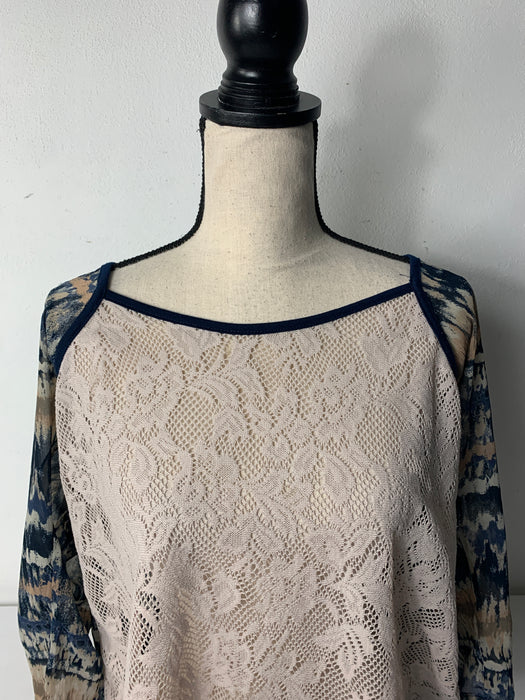 Amazing Lace and Back Size XL