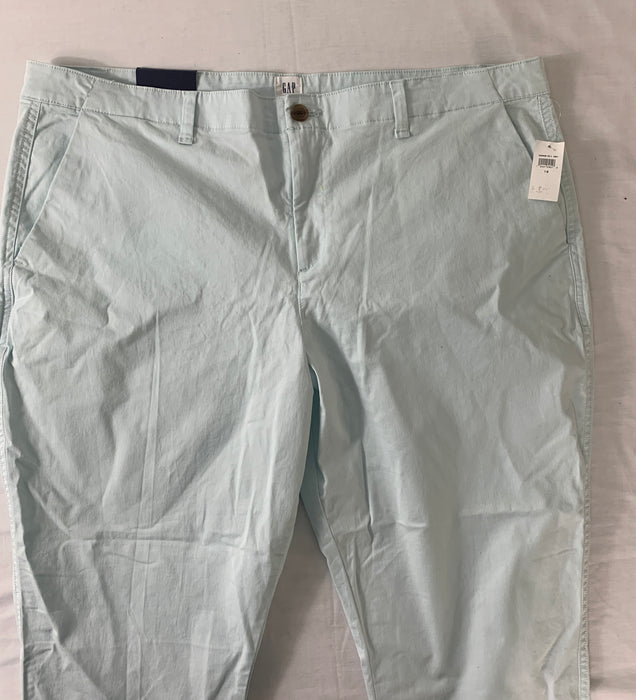 New with tags Gap Womans Khaki Pants size 18