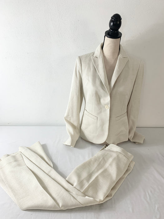 The Limited Womans Suit size small and pant size 6