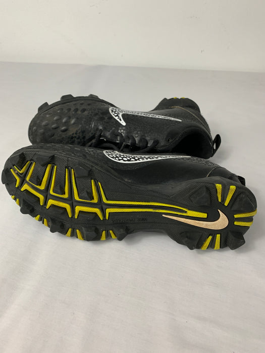 Nike Boys Baseball Shoes Size 6