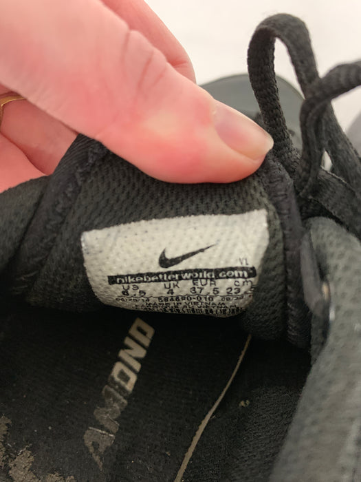 Nike Boys Baseball Shoes Size 6.5