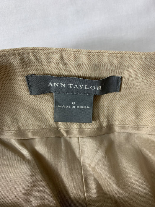 Ann Taylor Womans Pants Size 6