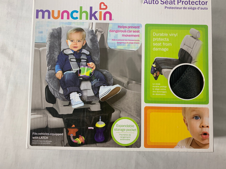 NWT Munchkins Seat Cover