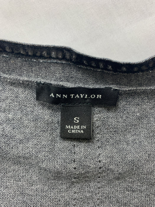 Ann Taylor Womans Cartigan size small
