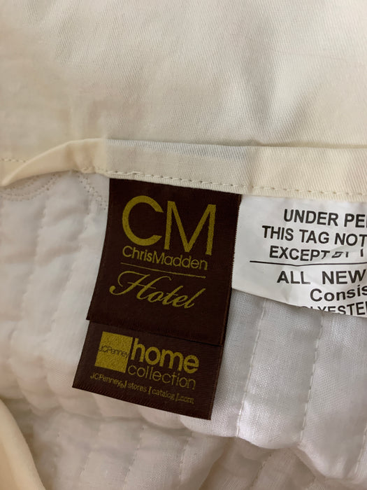 CM Hotel Pillow Case Size 32.5x32.5"