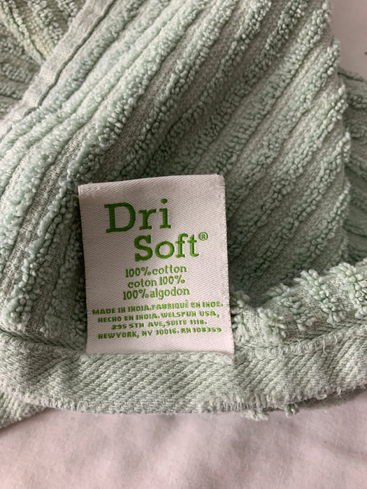 Dri Soft Bathroom Towel — Family Tree Resale 1