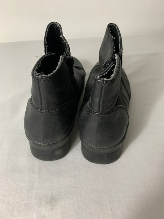 Black Stylish Boots Size 9