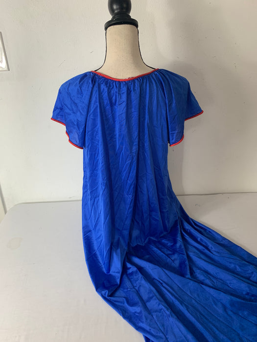Vanity Fair Nightgown Size Medium