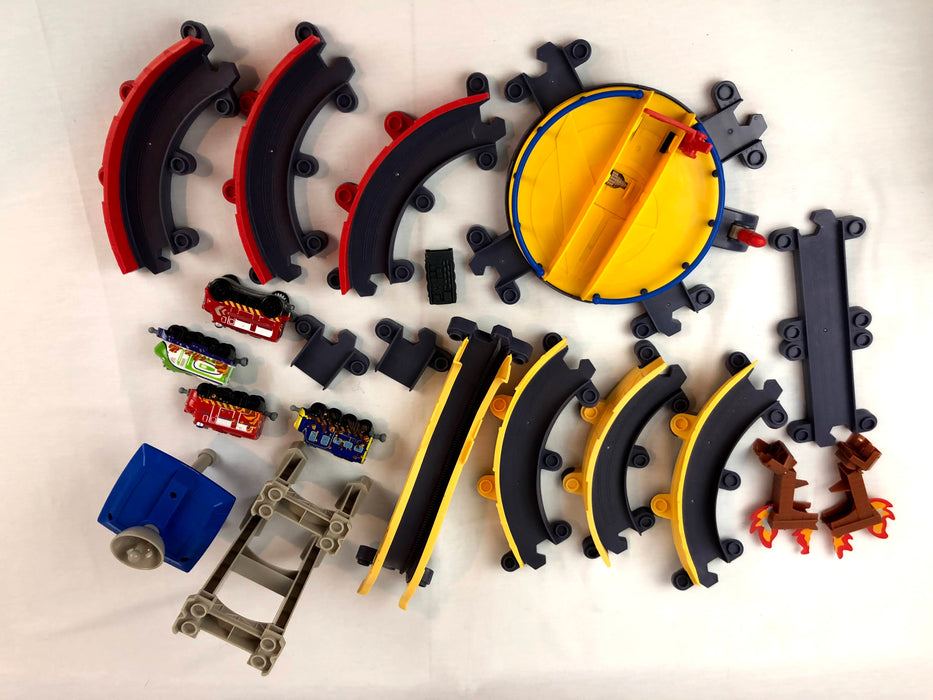 Train Set Toy with tracks 4 Cars and Accessories