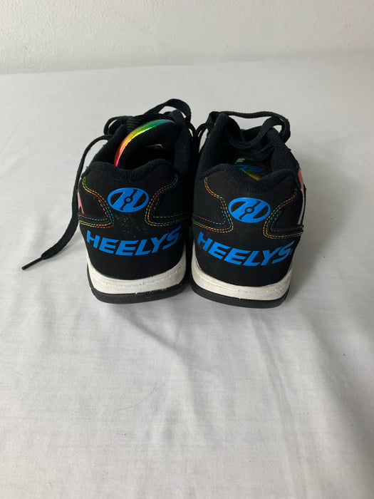 Heelys Girls Skater Shoes size 3 (have wheels)