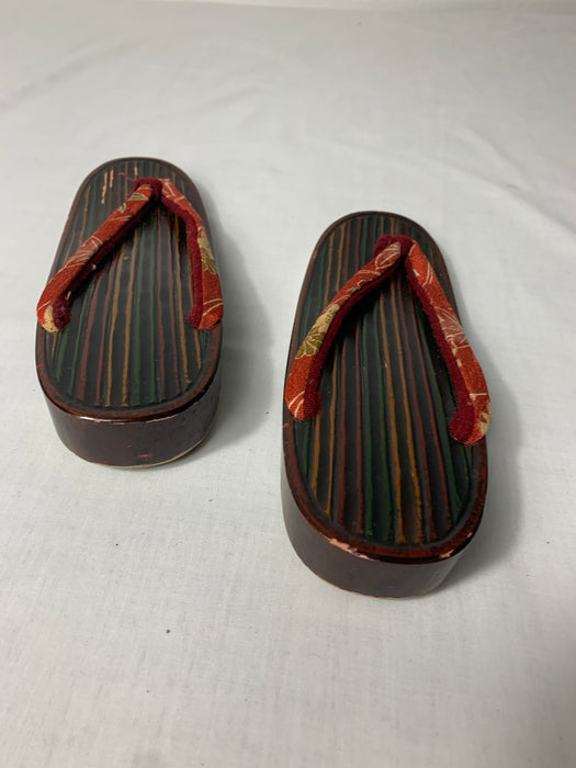 Asian Style Shoes Size 6.5
