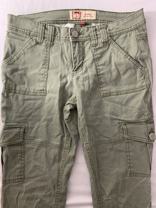 L.E.I. Pants Size 7