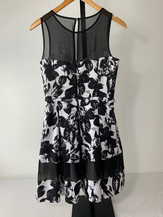 Black and White Dress Size 6