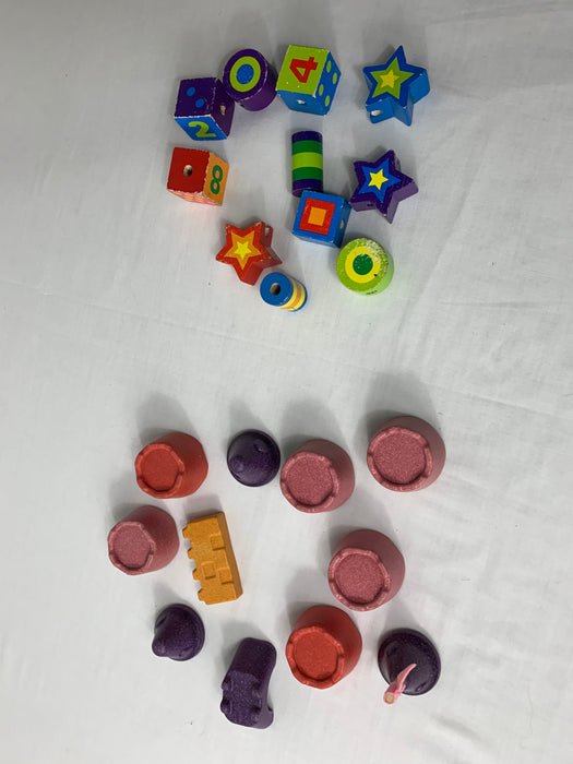 Bundle Wooden Beads and Castle Building