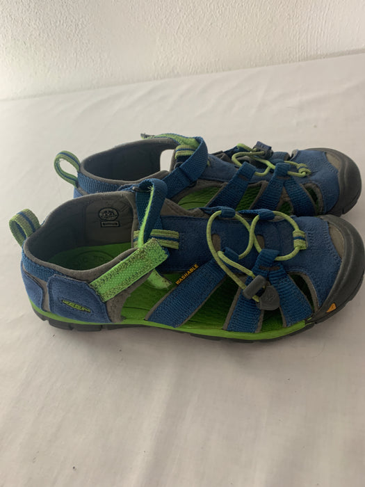Keen Kid shoes Size 3
