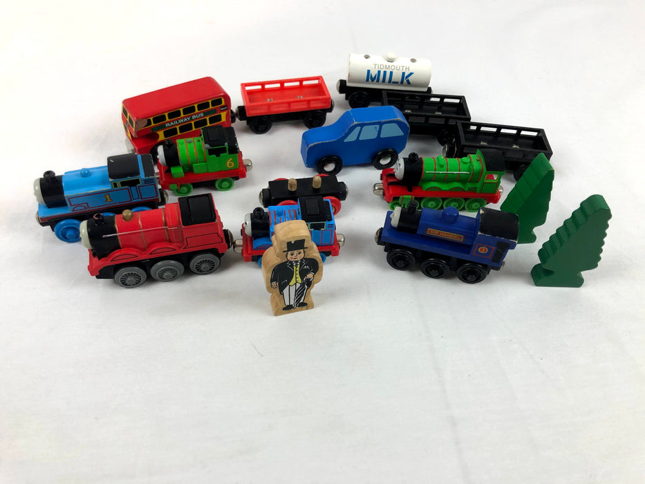 16 Piece Thomas the Train Toy Bundle