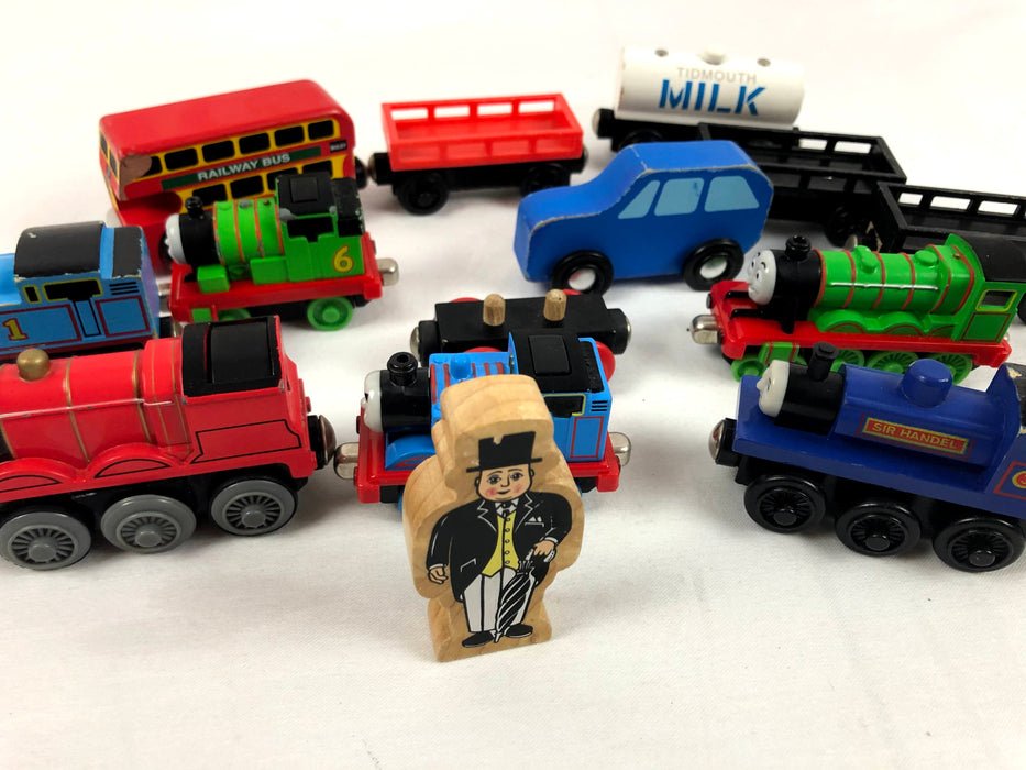 16 Piece Thomas the Train Toy Bundle