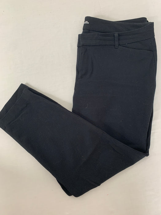 Old Navy Pixie Pants Size 16 — Family Tree Resale 1