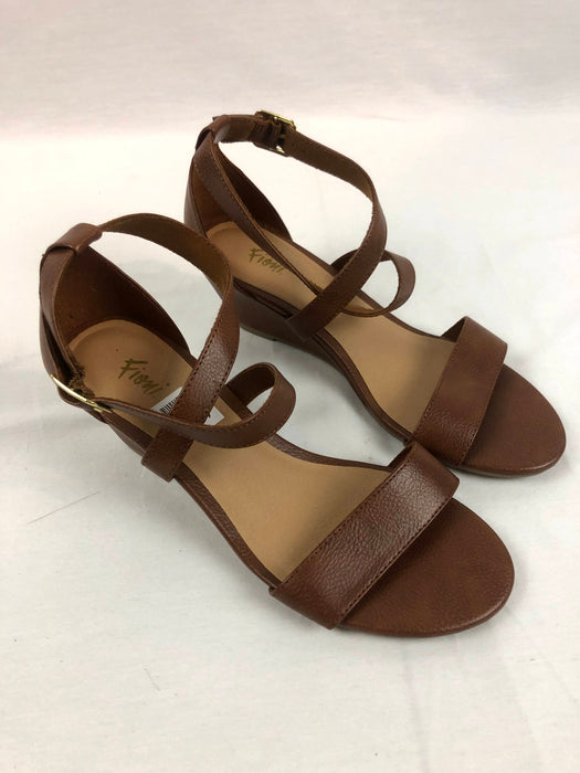 New Fioni Brown Sandals Size 6