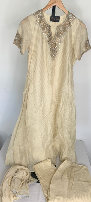 3 pc. Ramy Diesh Indian Outfit Size Medium