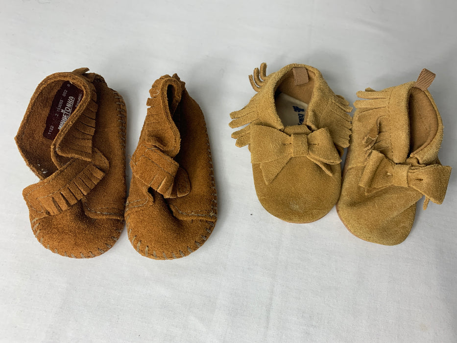 Bundle of 4 baby shoes