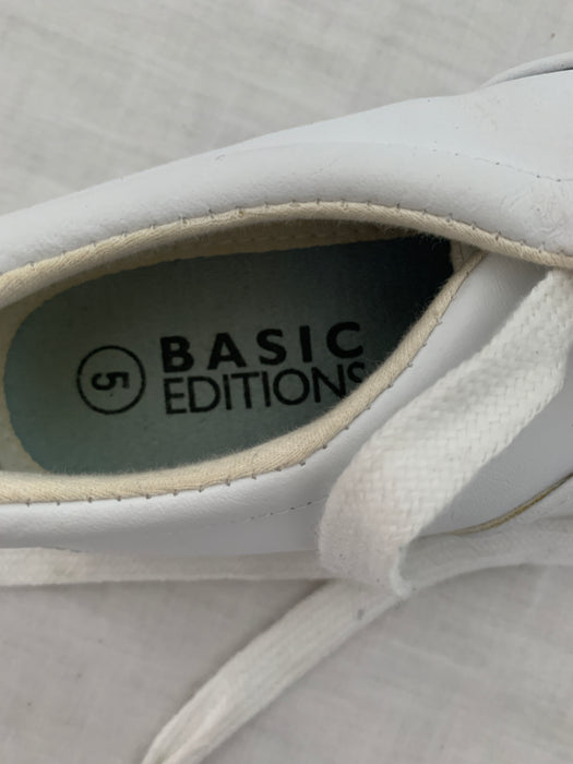 Basic Editions Shoes Size 5