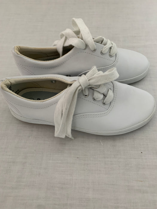 Basic Editions Shoes Size 5