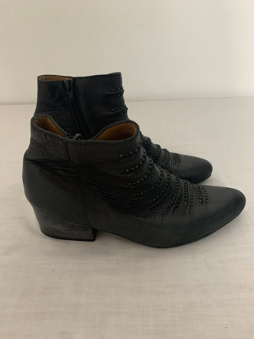 Calcun Cordoro Tiba Short Boots Size 7.5