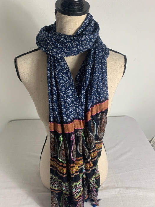 Soft And Detailed Scarf