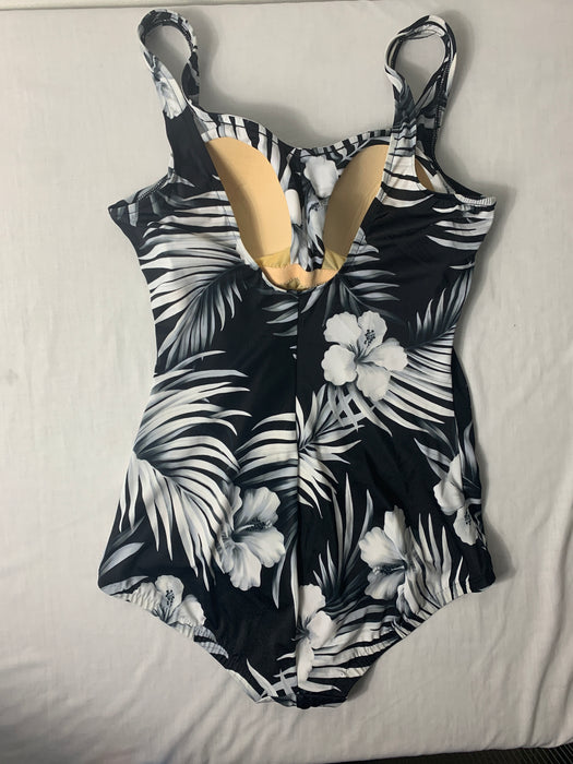 LE Cove Swim Suit Size 18