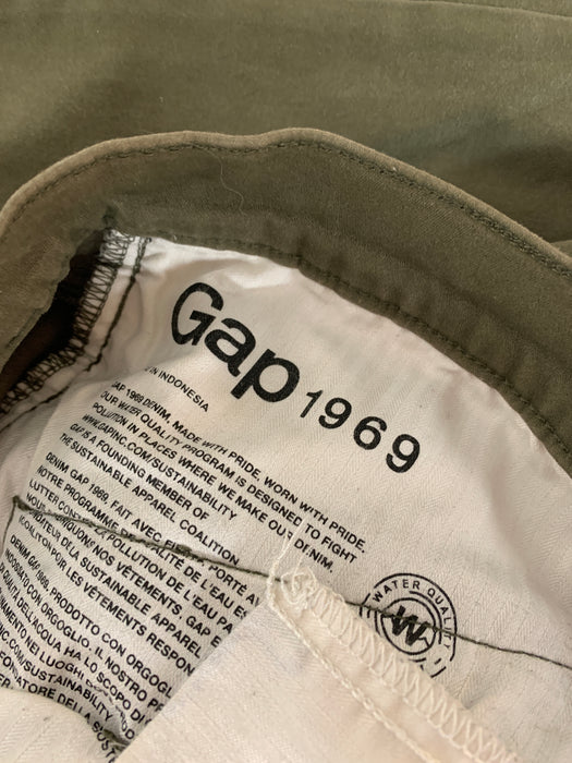 Gap Shorter Pants Size 34