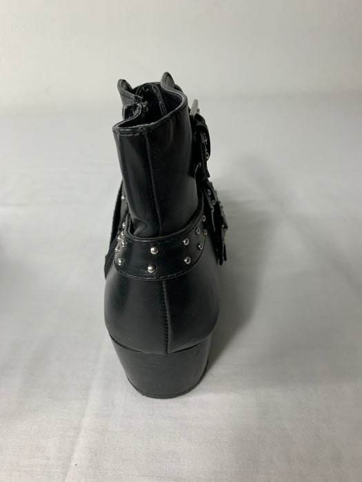 Forever 21 Womens Boot Size 7.5