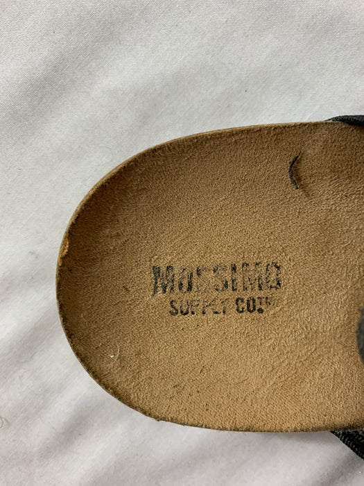 Mossimo Supply Co. Shoes Size 10