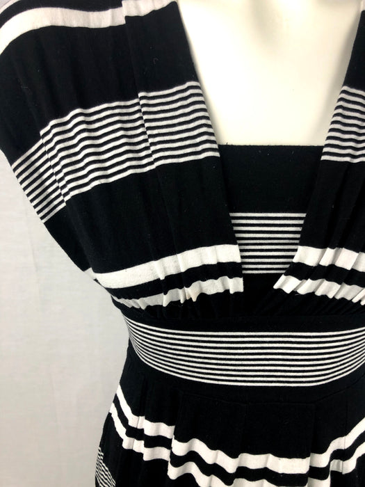 White House Black Market Black and White Striped Dress Size 00