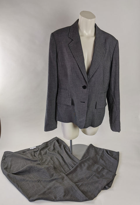 Calvin Klein Women's Suit (2 pc.) Size 16