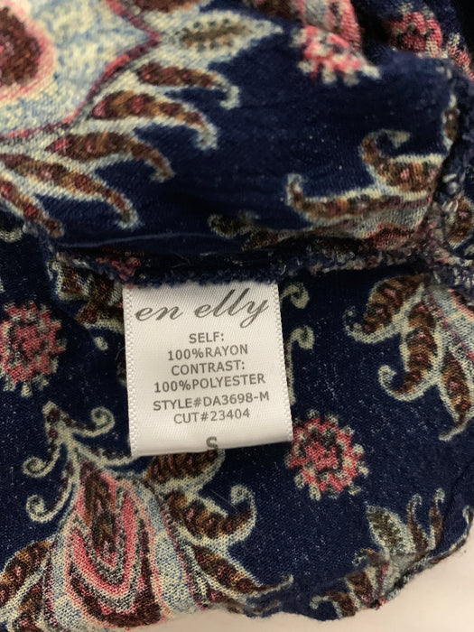 En Elly womans shirt