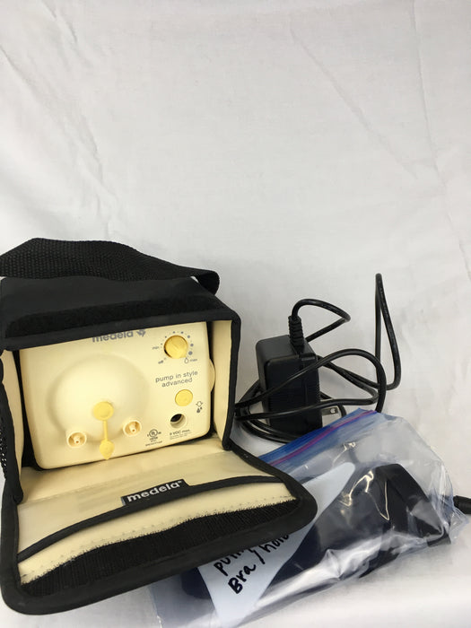 Medela pump in style—pump + cord and bra