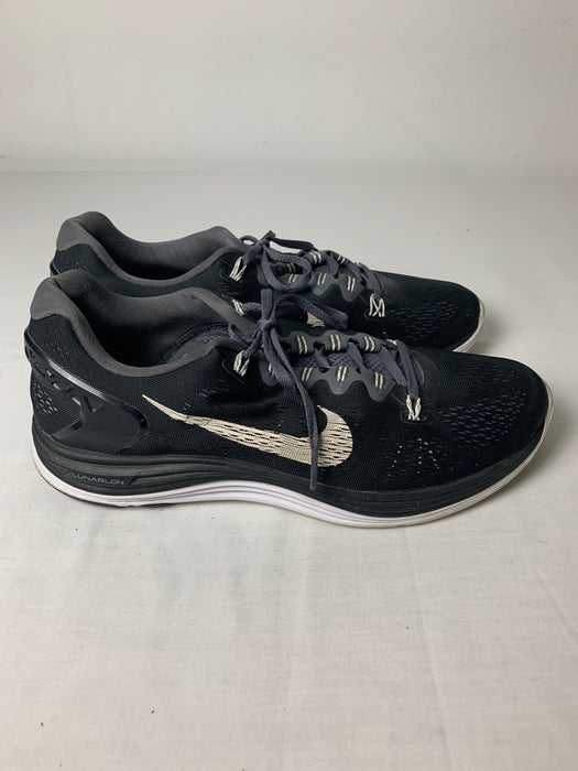 Nike Mens shoes size 11